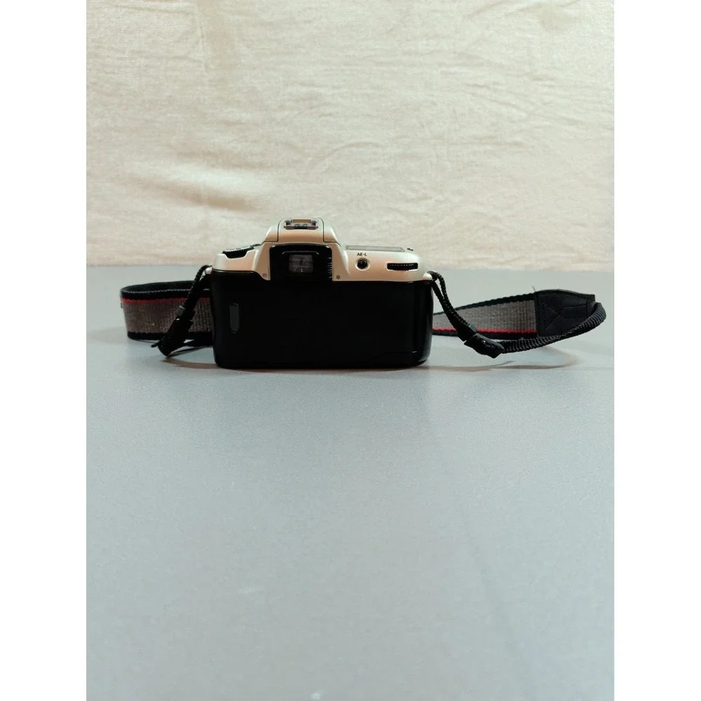 Nikon N60‎ 35mm SLR Film Camera Body Champagne Silver Made in Japan with Strap